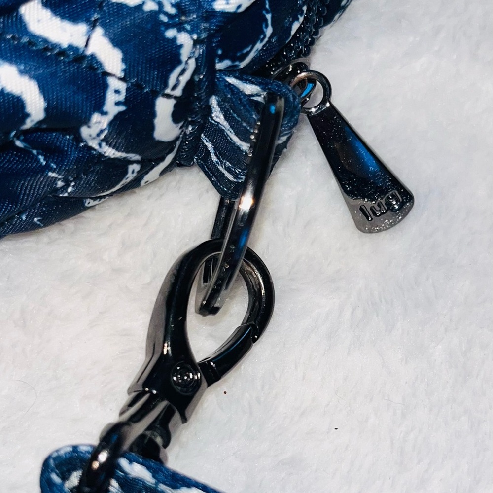 LUG Carousel Crossbody Bag - Picture 8 of 11